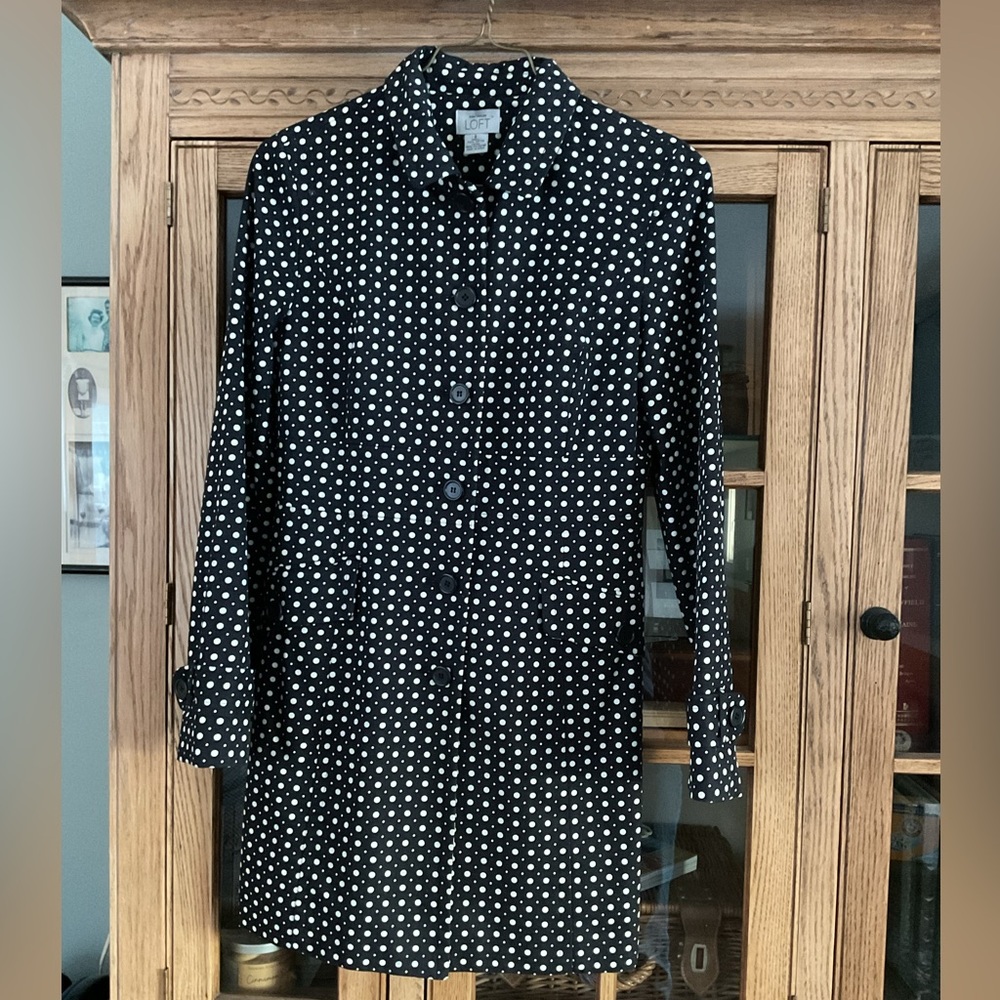 ANN TAYLOR LOFT  Black & White Polka dot trench coat